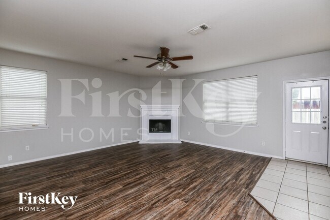 Photo - 962 Heather St