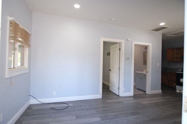 Photo - 1436 Albany Ave