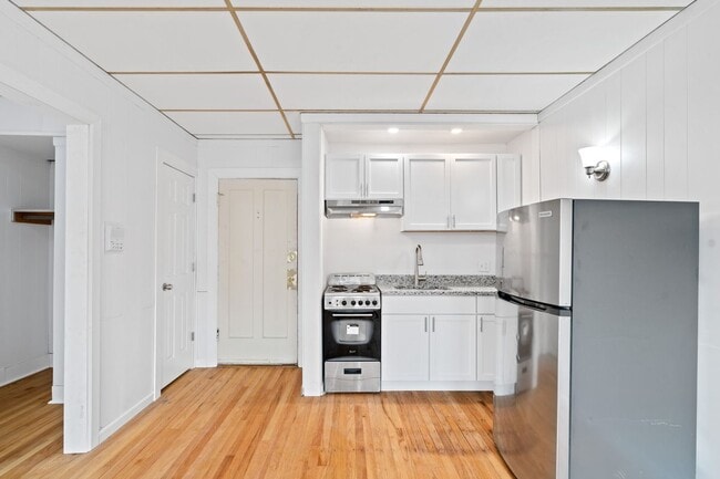 Photo - 1440 W Howard St Unit 1440-2