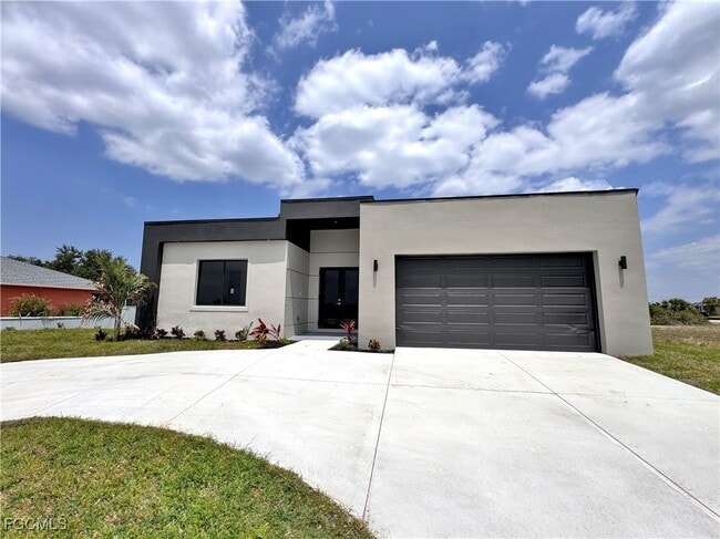 Building Photo - 1247 Kismet Pkwy W