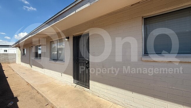 Building Photo - 132 E Ingram St Rental