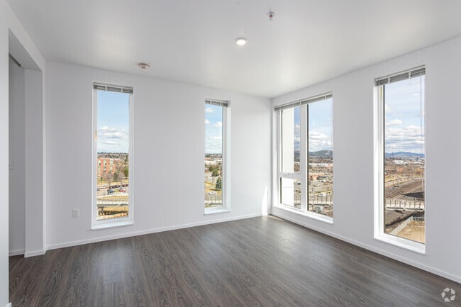 1BR, 1BA - 578SF