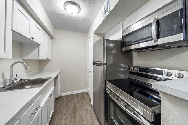 Photo - Rose Garden Apartments