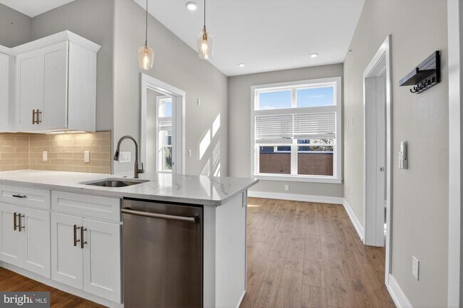 Photo - 2034 N Front St Unit 8