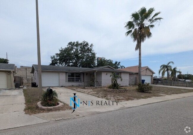 Building Photo - Section 8 available: 2/2 over 1048sf with ... Rental