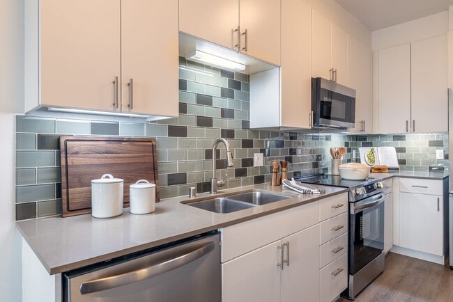 Building Photo - Urbana