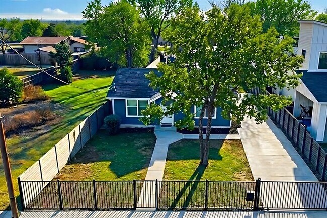 Photo - 6915 Providence Ave