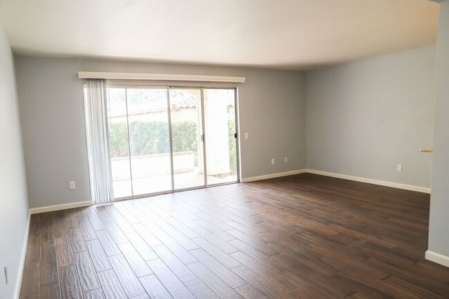 Building Photo - 5989 Rancho Mission Rd Unit #106