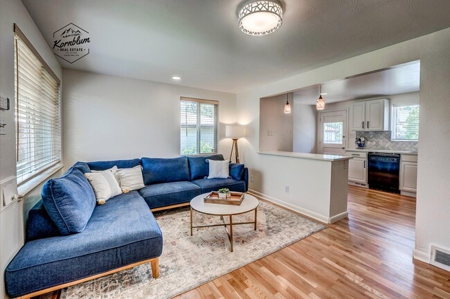 Photo - 2246 N Franklin St