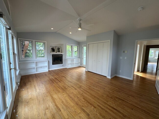 Photo - Impressive 9 Bedroom Home on the Hill - St...