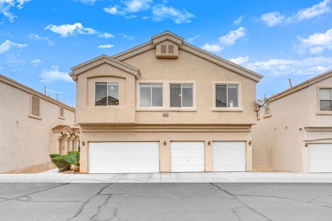 Building Photo - Charming 2 bedroom 2 bathroom townhome