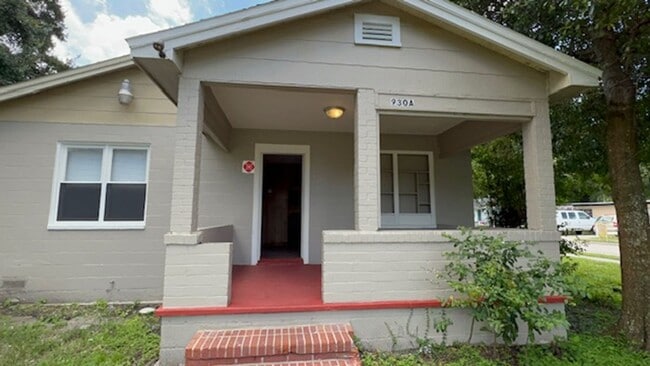 Building Photo - 930 18th St Unit 930 18TH ST A