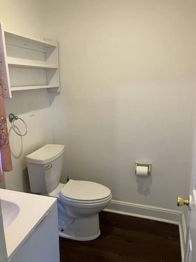 Photo - 738 Port Monmouth Rd