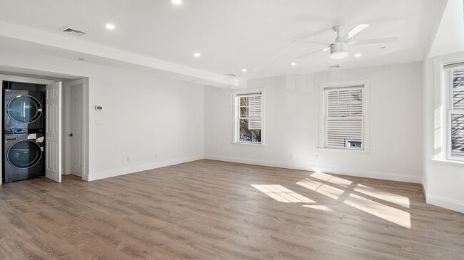 Photo - 33 Devoe St Unidad Apt. A