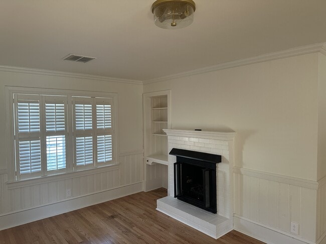 Photo - 1700 Sulgrave Rd