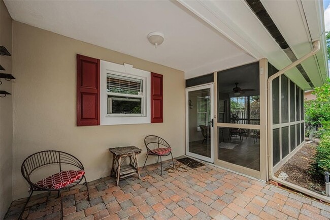 Photo - 253 Park Cir S