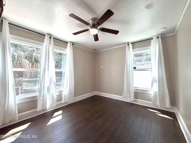 Photo - 1407 Belmonte Ave