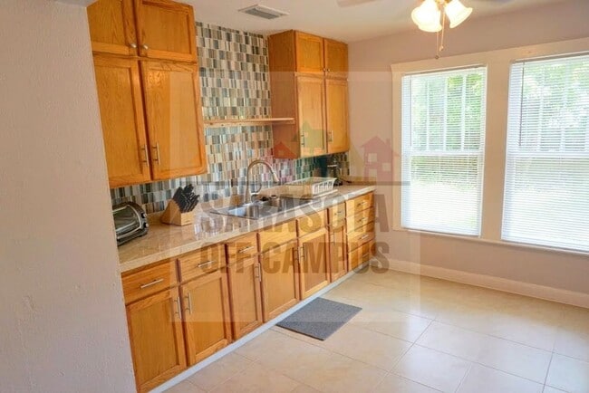 3600 Bradenton Rd Unit 3600 Unit B Full Home - 3600 Unit B Full Home