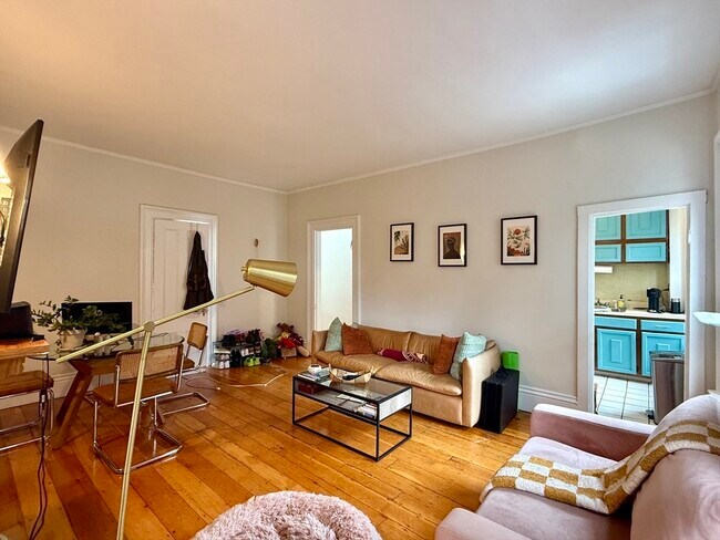 Photo - 354 Marlborough St Unit 3