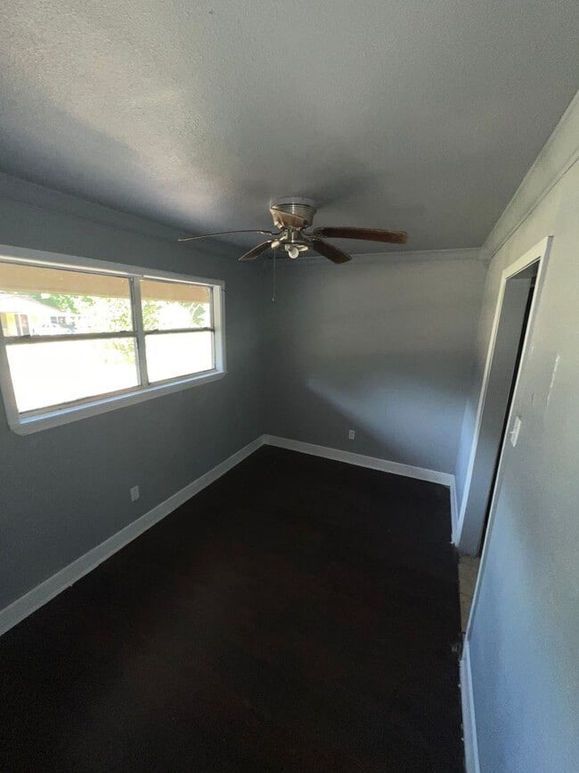 Photo - 544 Melrose St