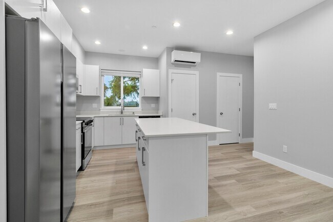 Photo - 5724 Sterling Ave Unit 106