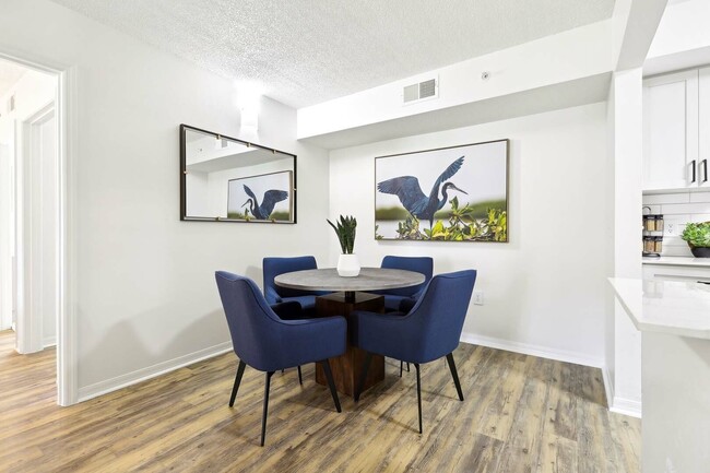 Halston Lakeside 2x2 B1U -10 - Halston Lakeside