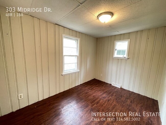 Photo - 303 Midridge Dr