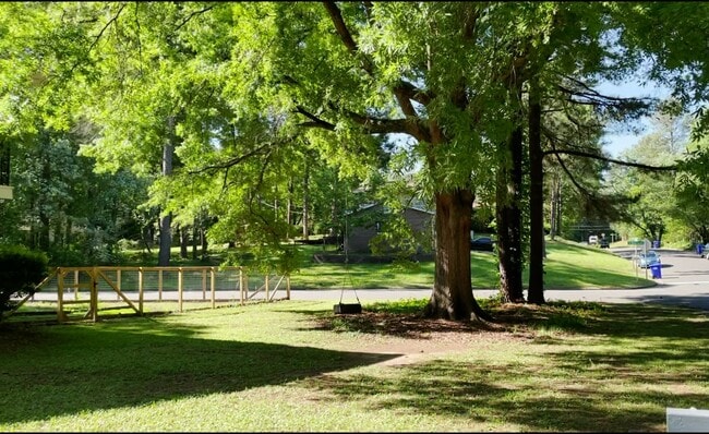 Front yard. - 419 Sharon Rd