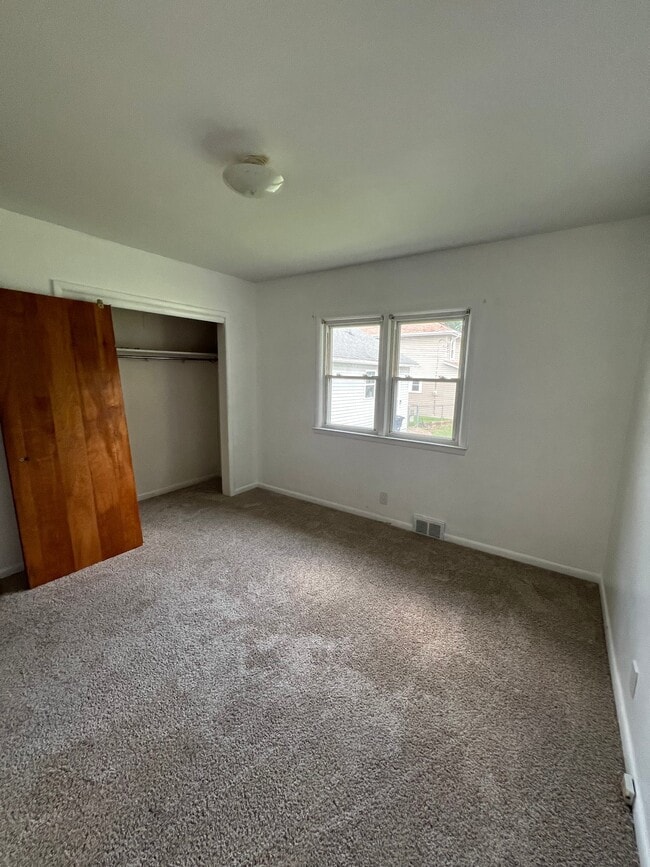 Photo - 634 N Mt Pleasant Ave