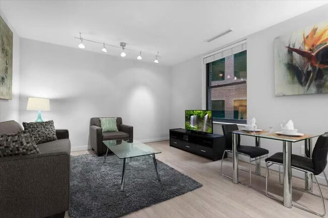 Building Photo - 733 15th St NW Rental