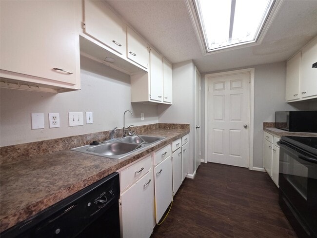 Photo - 9814 Kiwi Ln