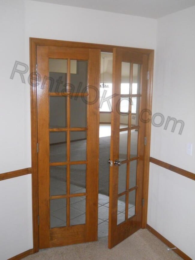 Photo - 3 Bed 2 Bath + Office in Moore School dist...