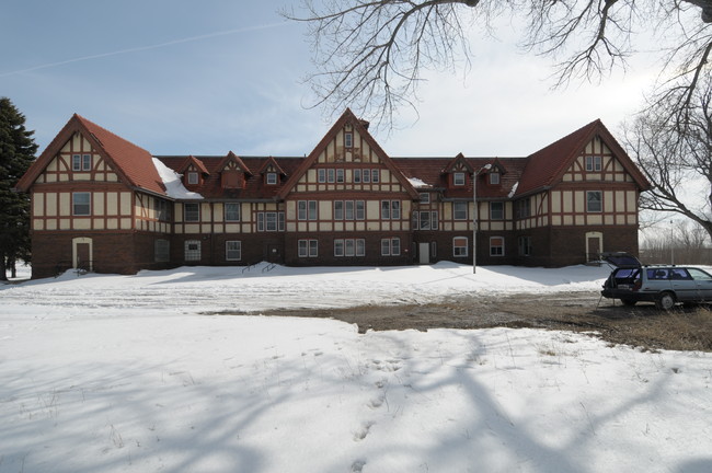 The Cottage Senior Living Facility Apartments For Rent in Fergus Falls