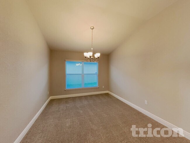 Photo - 14502 Dunrobin Dr