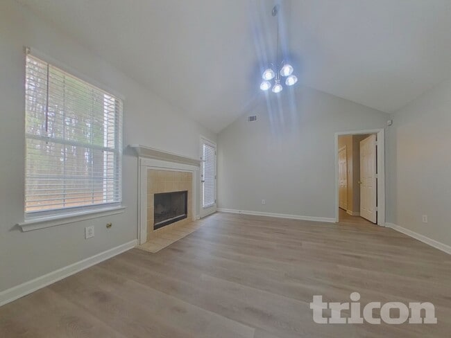 Photo - 1049 Charlbury Pl