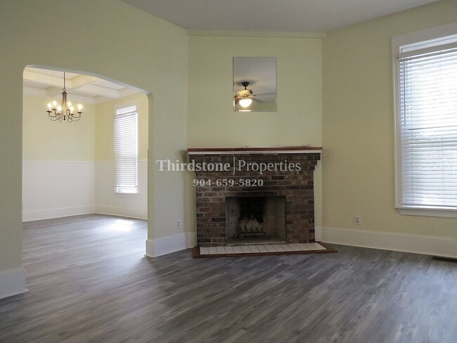 Photo - 212 E 6th St