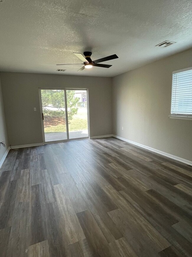 Photo - GREAT LOCATION! PLENTY OF STORAGE!