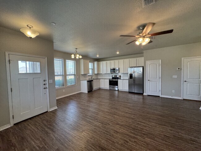 7615 Stonehollow