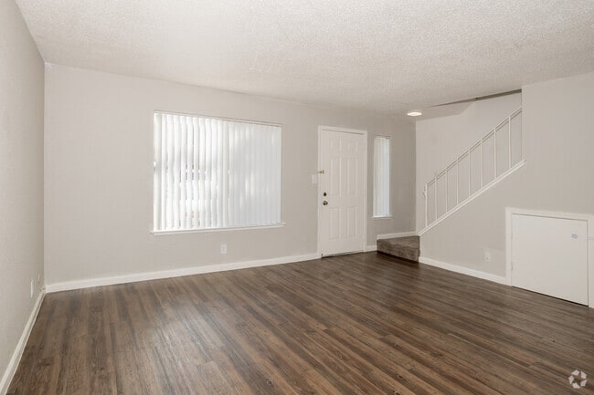 2BR, 1.5BA - 880SF - Living Room