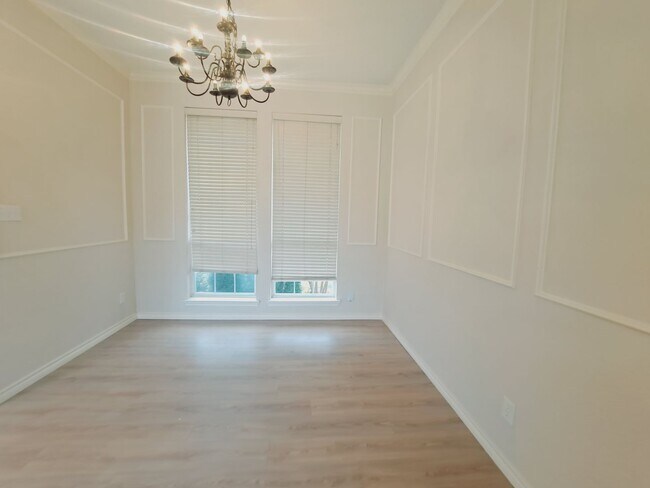 Photo - Beautiful 4/3/2 with Sparkling Pool!