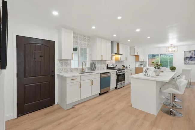 Photo - 2660 Ross Pl