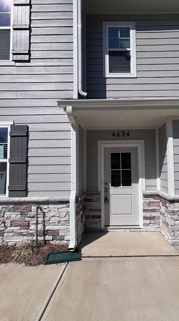 Building Photo - Brand new three-bedroom, 2.5-bath townhome