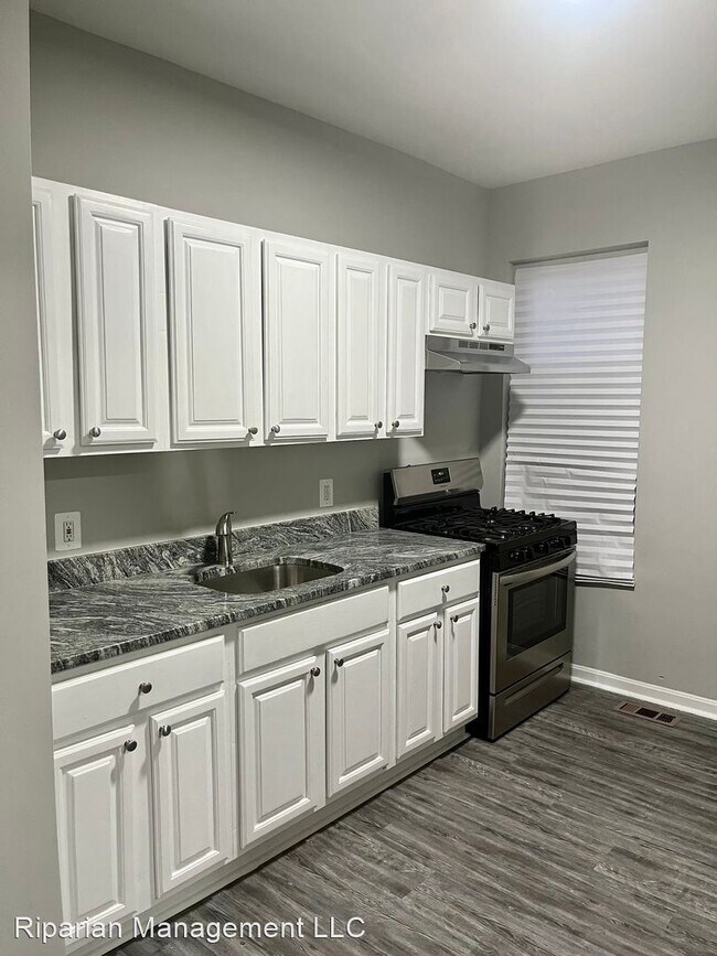 Photo - 3 br, 1.5 bath House - 523 North Edgewood ...