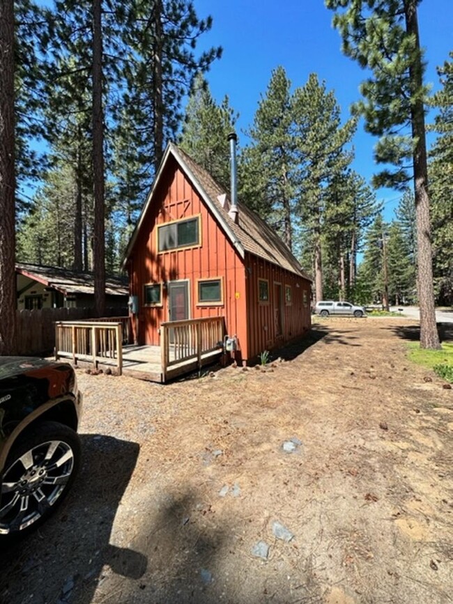 Little Red Cabin in Tahoe, single family H... - Little Red Cabin in Tahoe, single family H... House