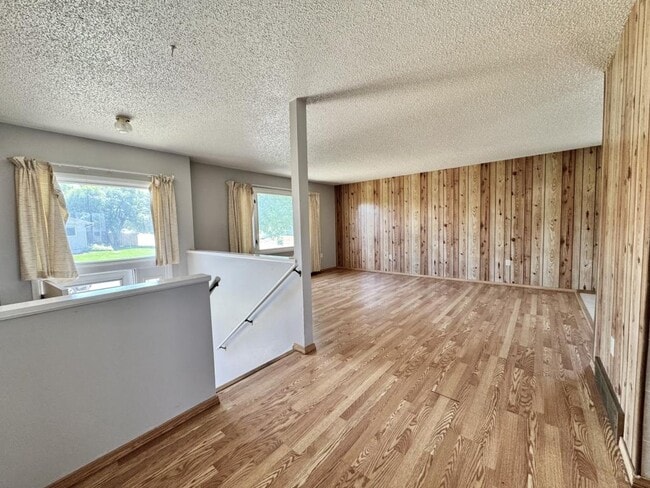 Photo - 1500 Cole Ave