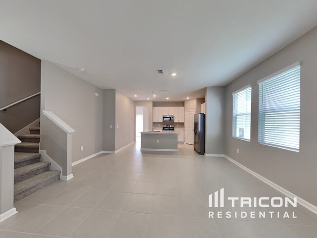 Photo - 737 Honeyrock St
