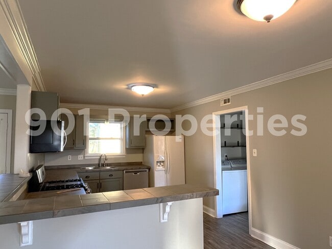 Photo - 8539 Chesterfield Dr