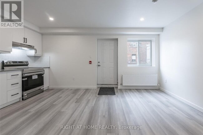 Photo - 1738 Wilson Ave Unit 13