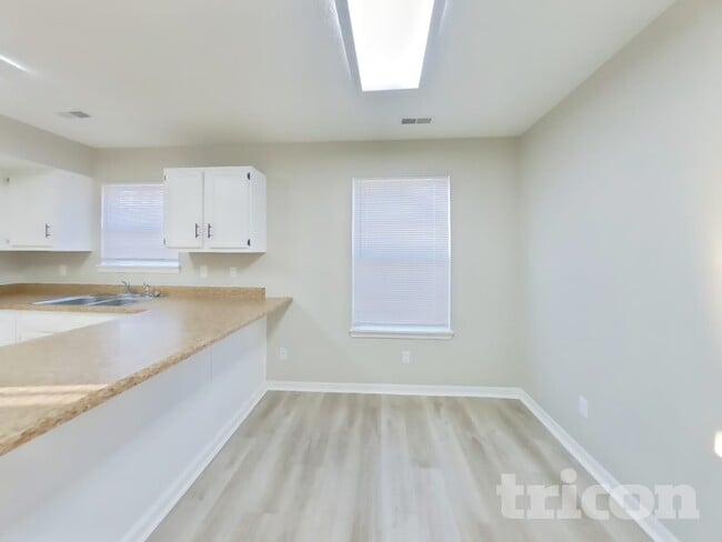 Photo - 1411 Blue Brook Way