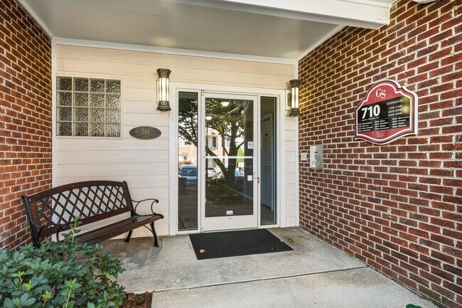 Photo - Charming 1-Bed, 1.5-Bath Apartment in Down... Unidad 205